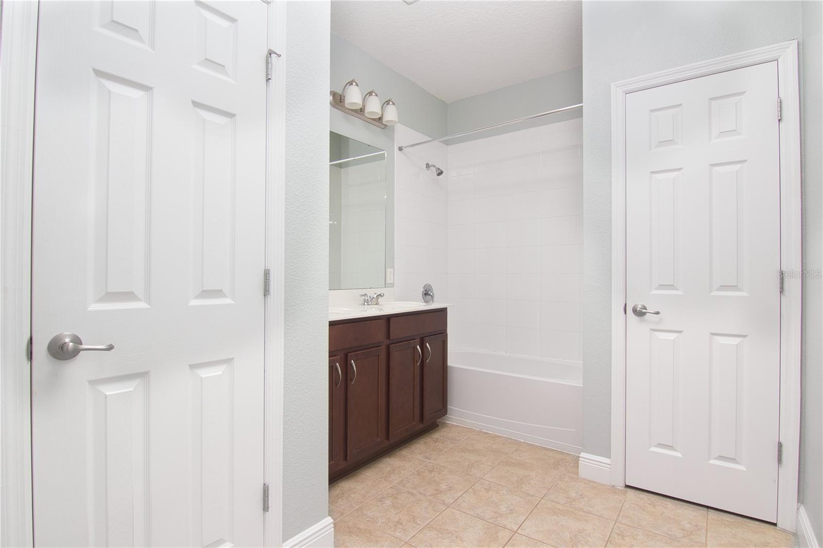 Image 18 of 44 For 8323 Lookout Pointe Drive