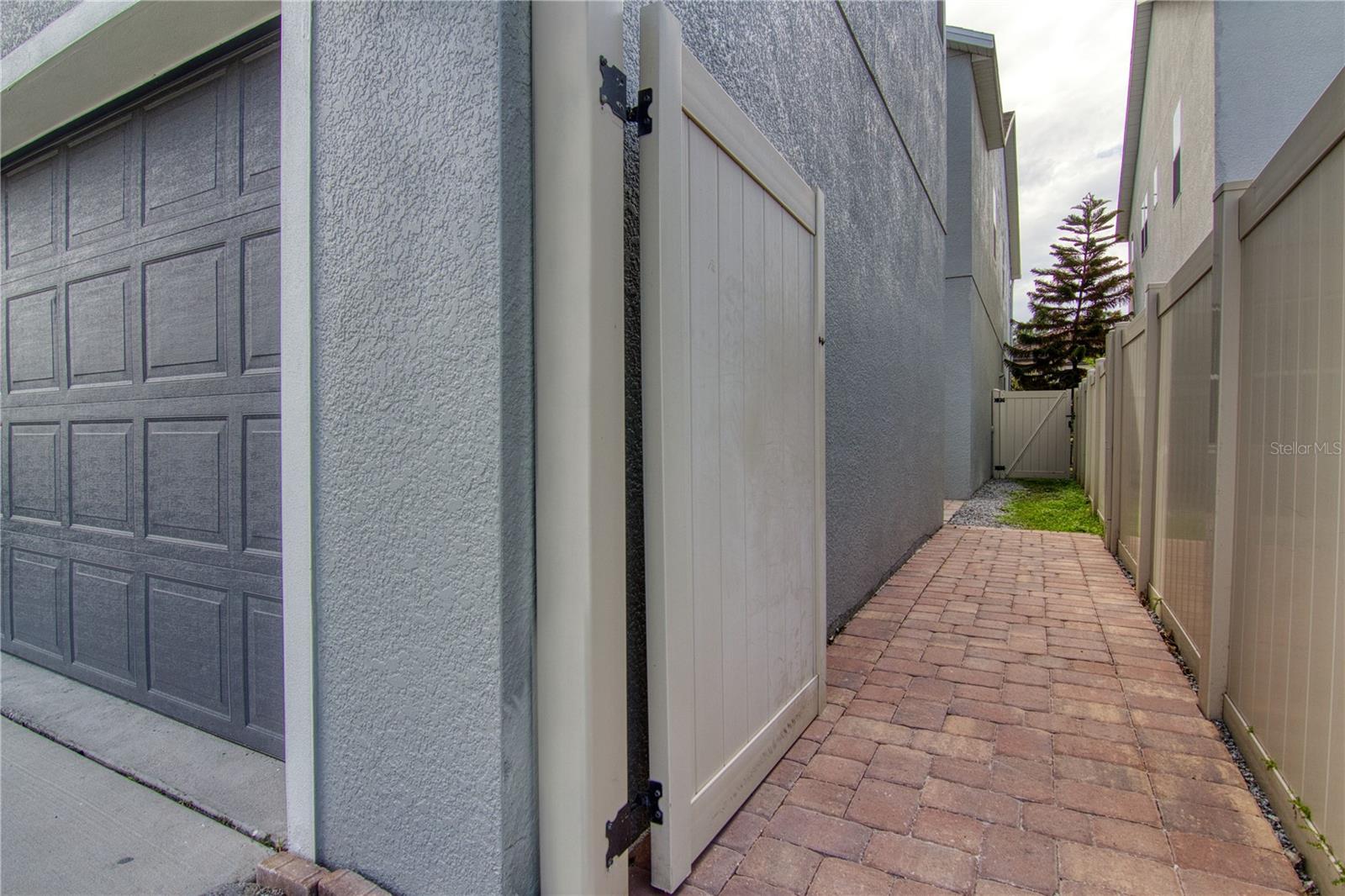 Image 27 of 44 For 8323 Lookout Pointe Drive