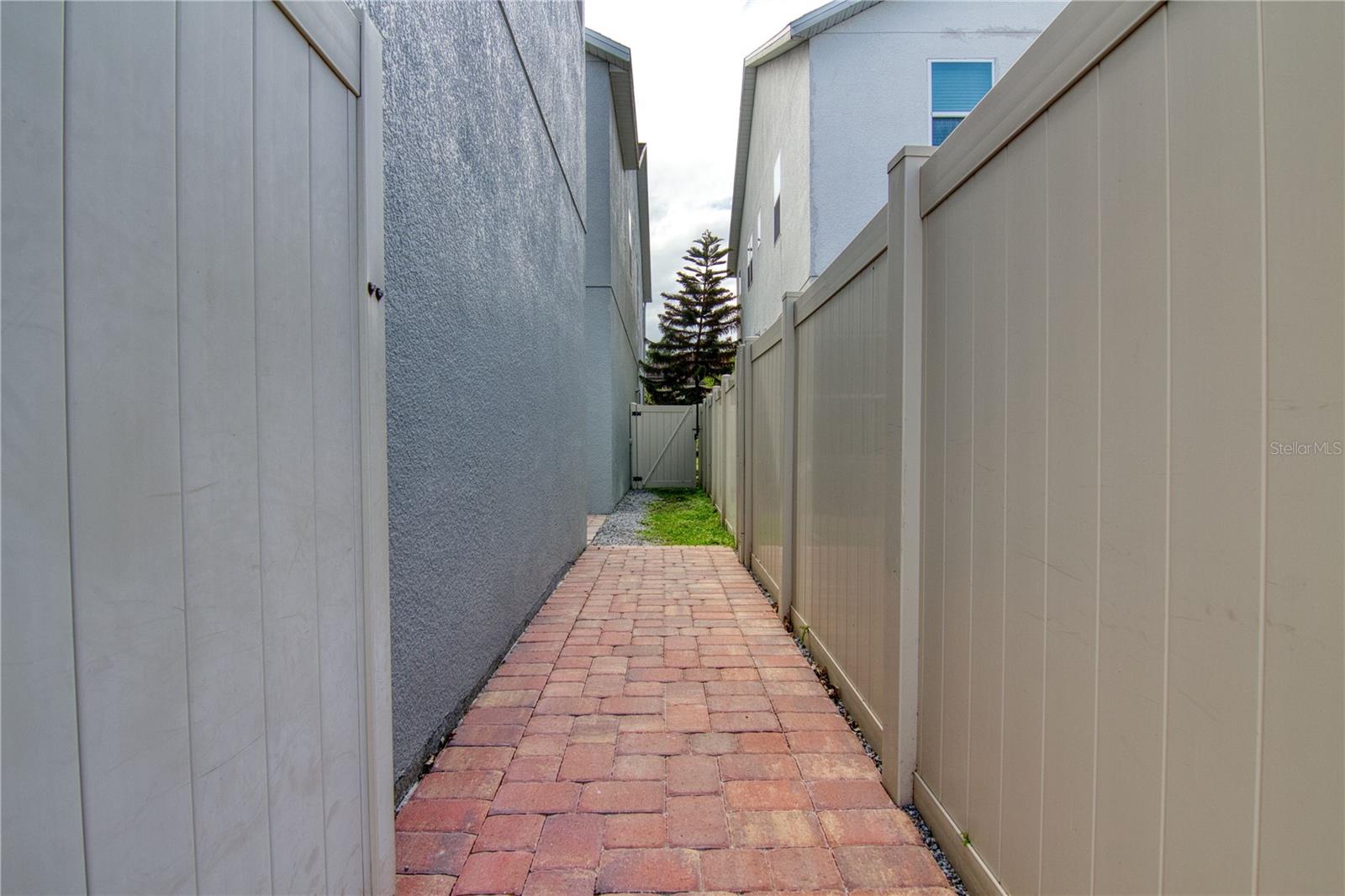 Image 28 of 44 For 8323 Lookout Pointe Drive