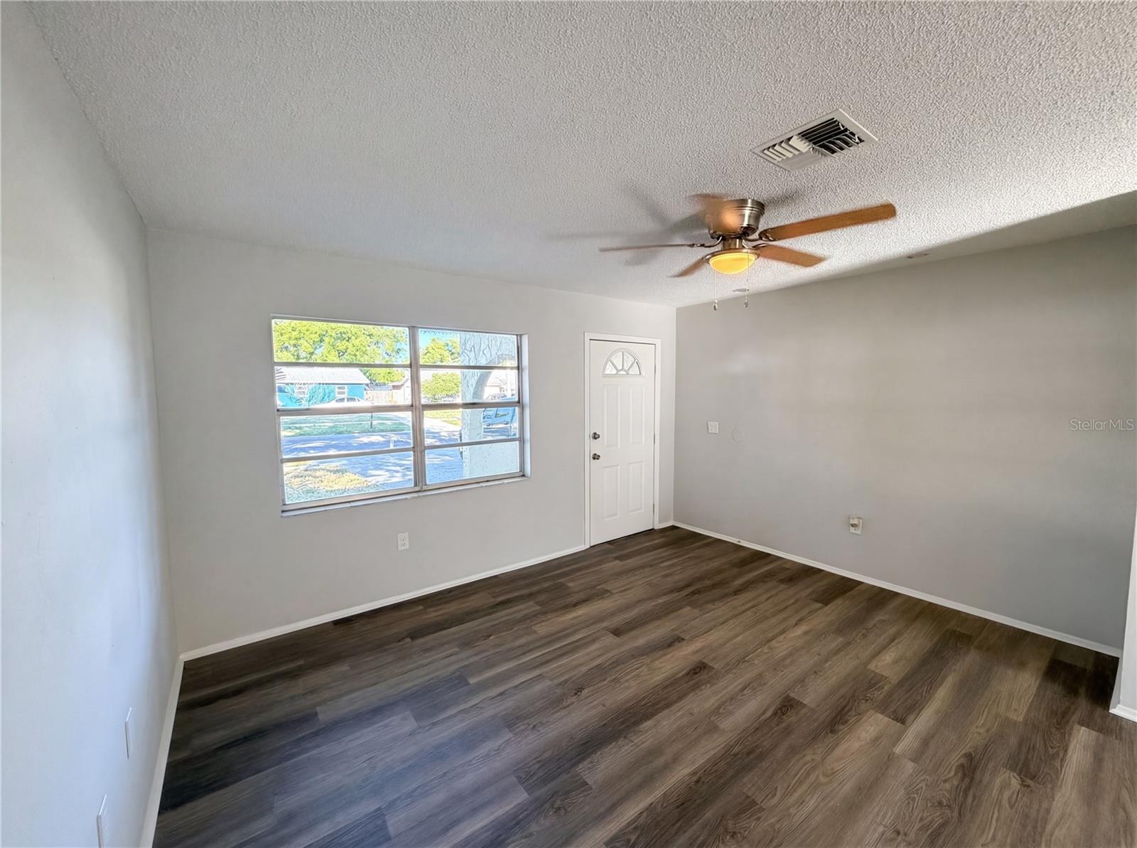 Image 18 of 32 For 2149 Mary Sue Street