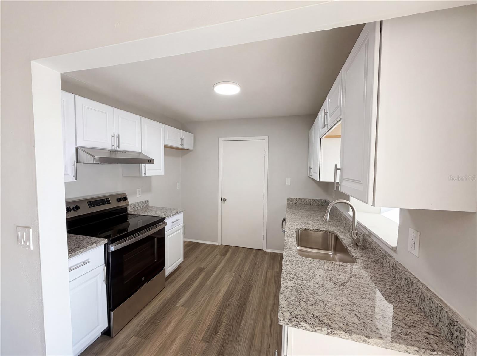 Image 21 of 32 For 2149 Mary Sue Street