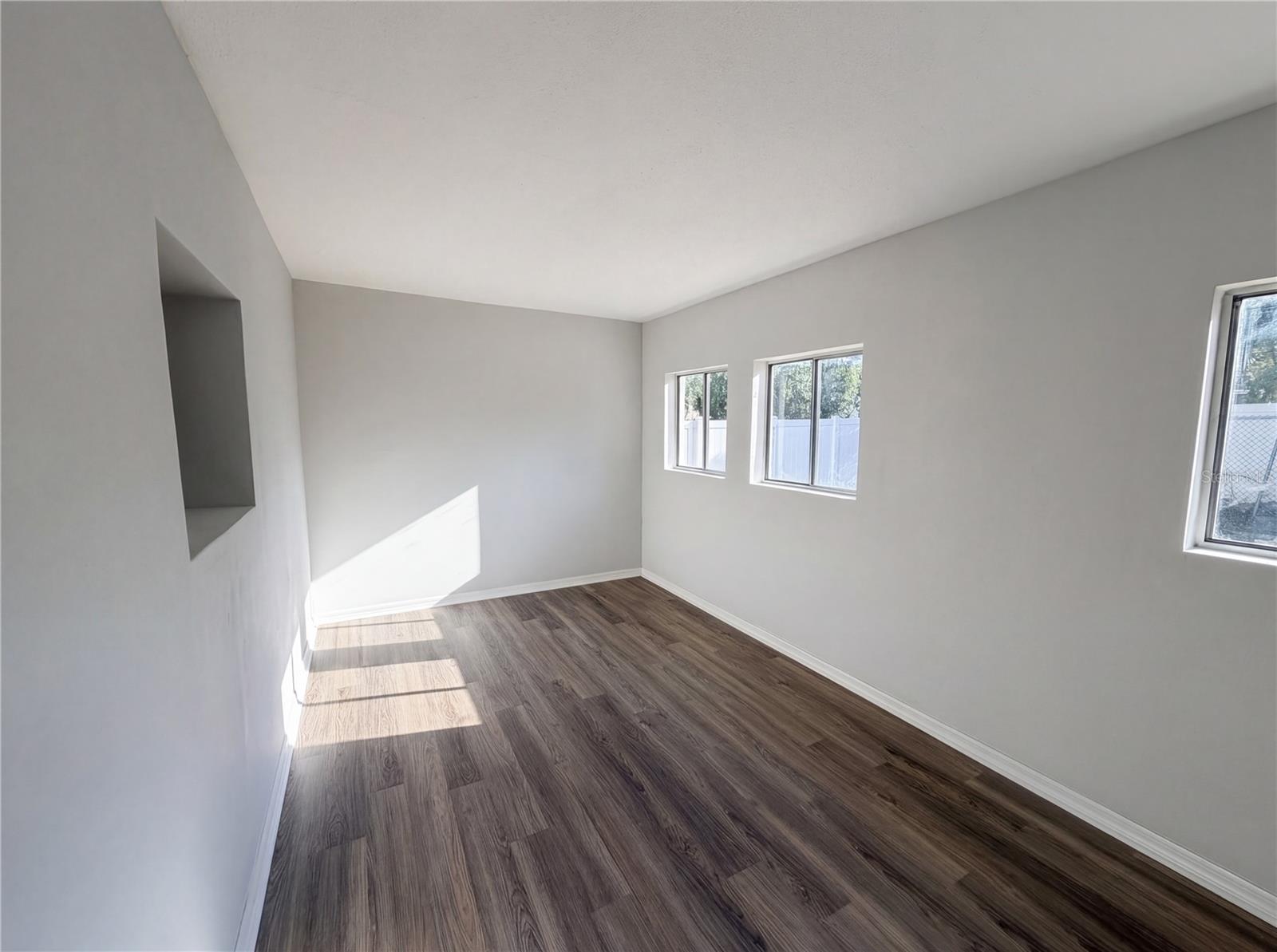 Image 26 of 32 For 2149 Mary Sue Street