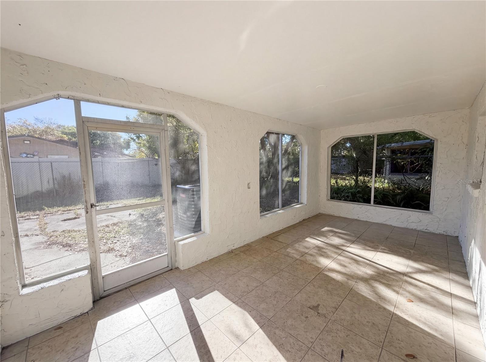 Image 30 of 32 For 2149 Mary Sue Street