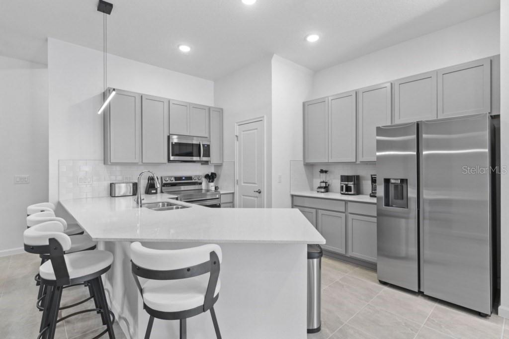 Image 8 of 67 For 10424 Ebb Tide Lane