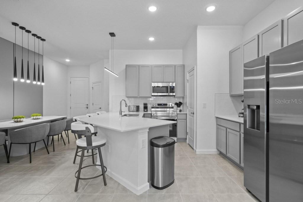 Image 9 of 67 For 10424 Ebb Tide Lane