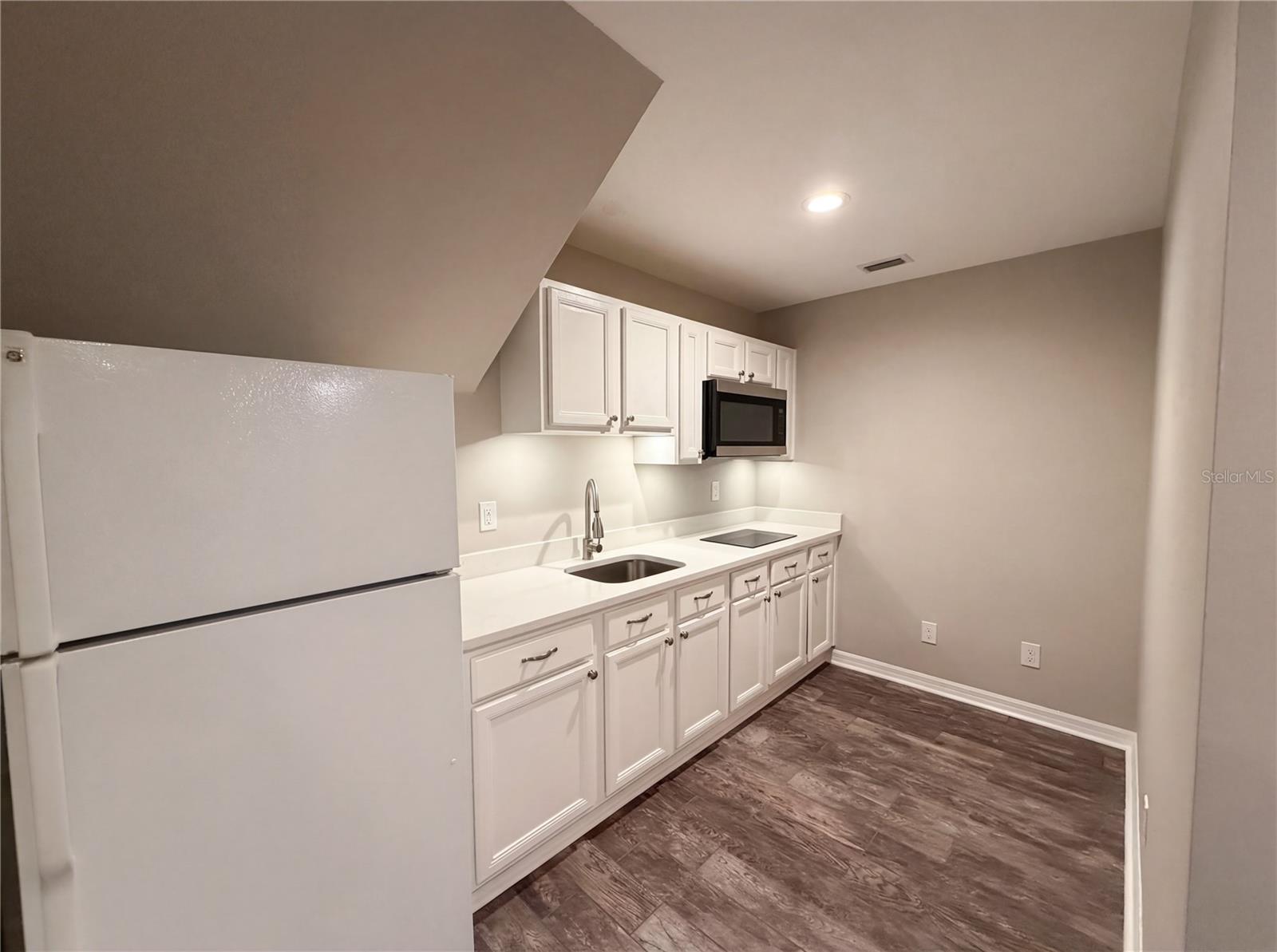 Image 27 of 33 For 2705 Shearwater Street