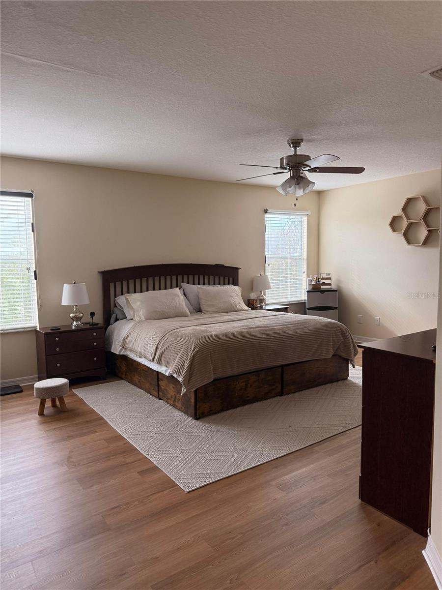 Listing photo id 10 for 3154 Rodrick Circle