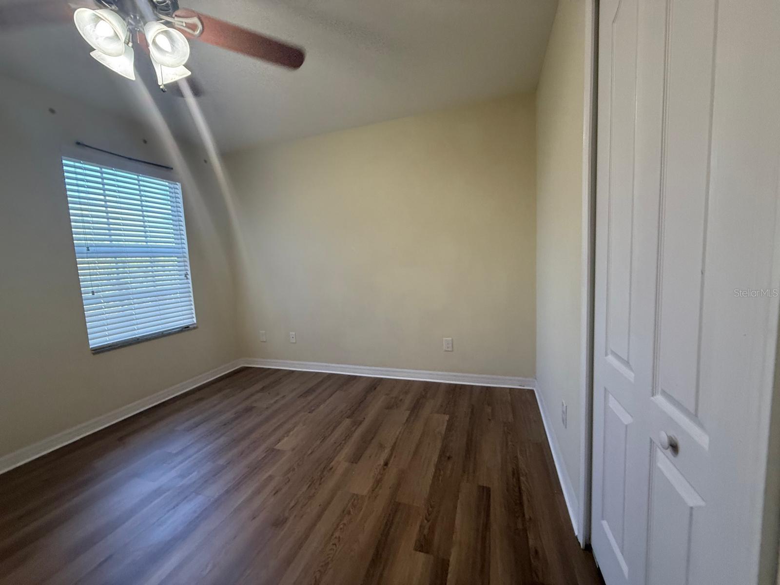 Listing photo id 16 for 3154 Rodrick Circle