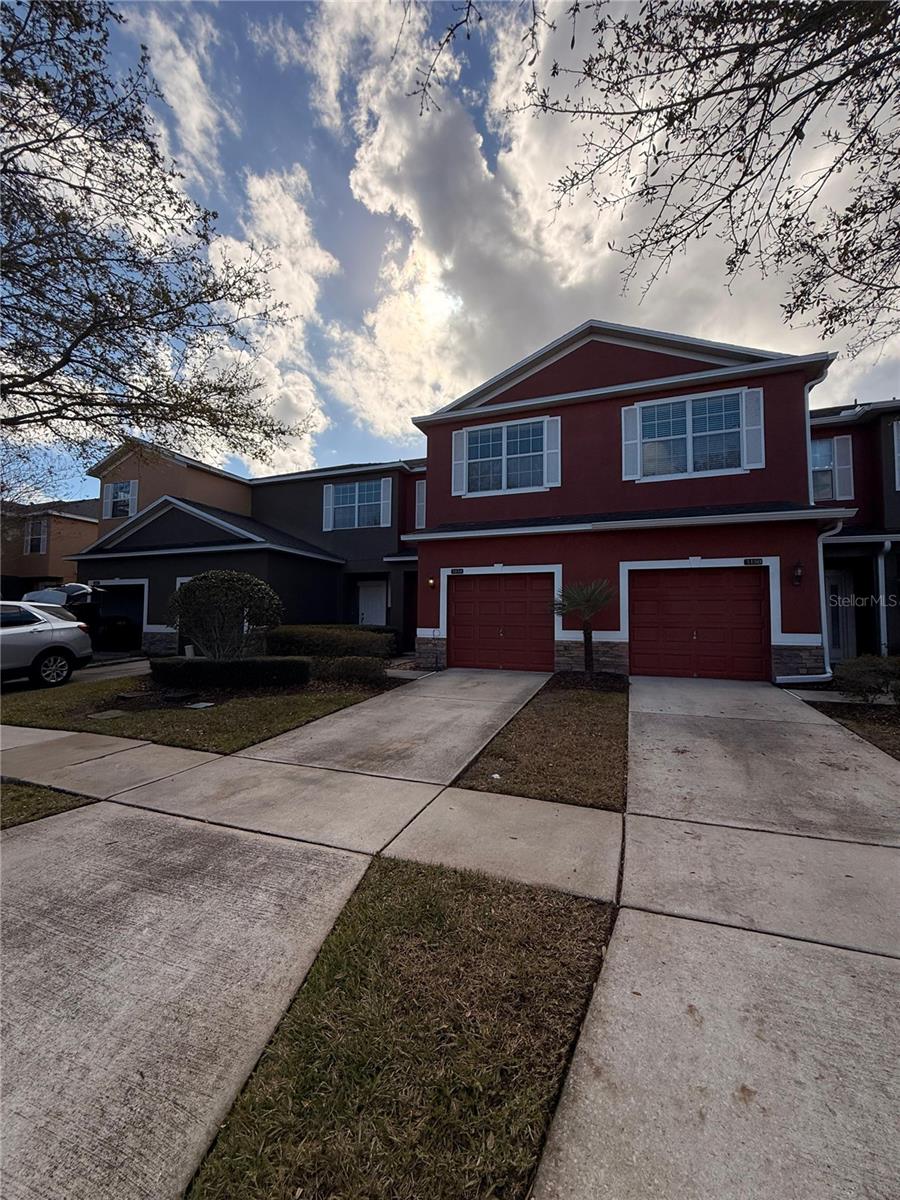 Listing photo id 0 for 3154 Rodrick Circle