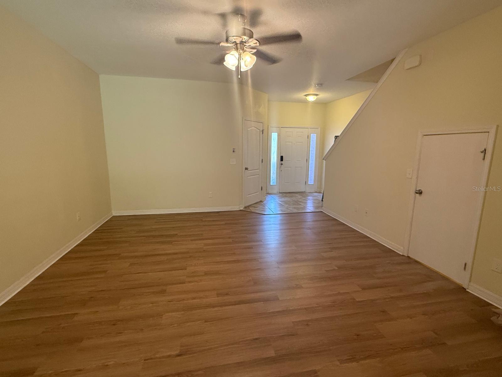 Listing photo id 1 for 3154 Rodrick Circle