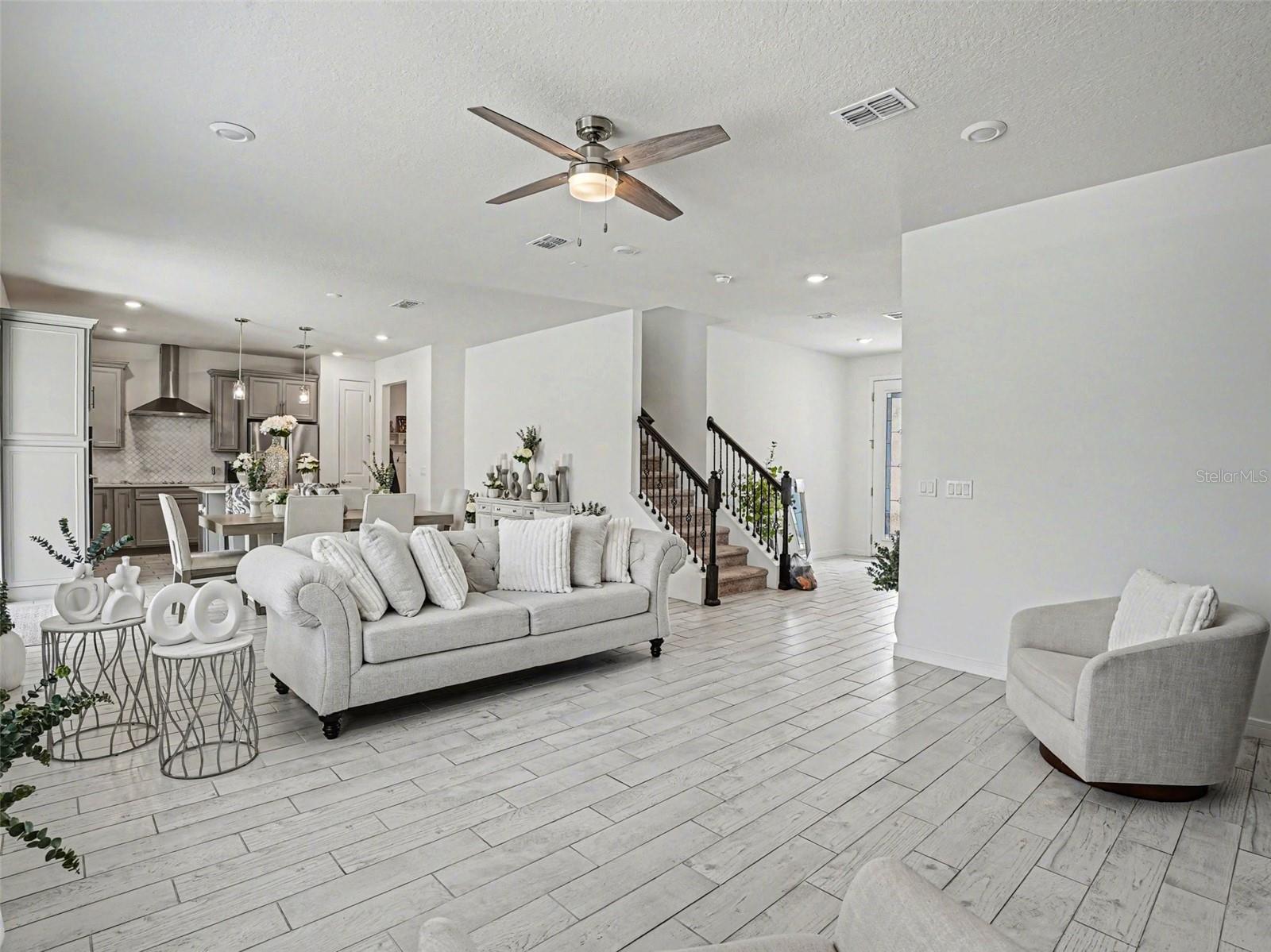 Image 5 of 40 For 2724 Timbergrove Street