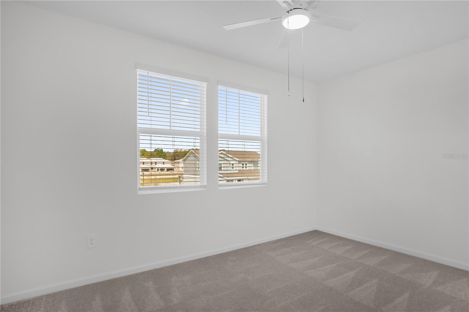 Image 16 of 33 For 2533 Rider Rain Lane