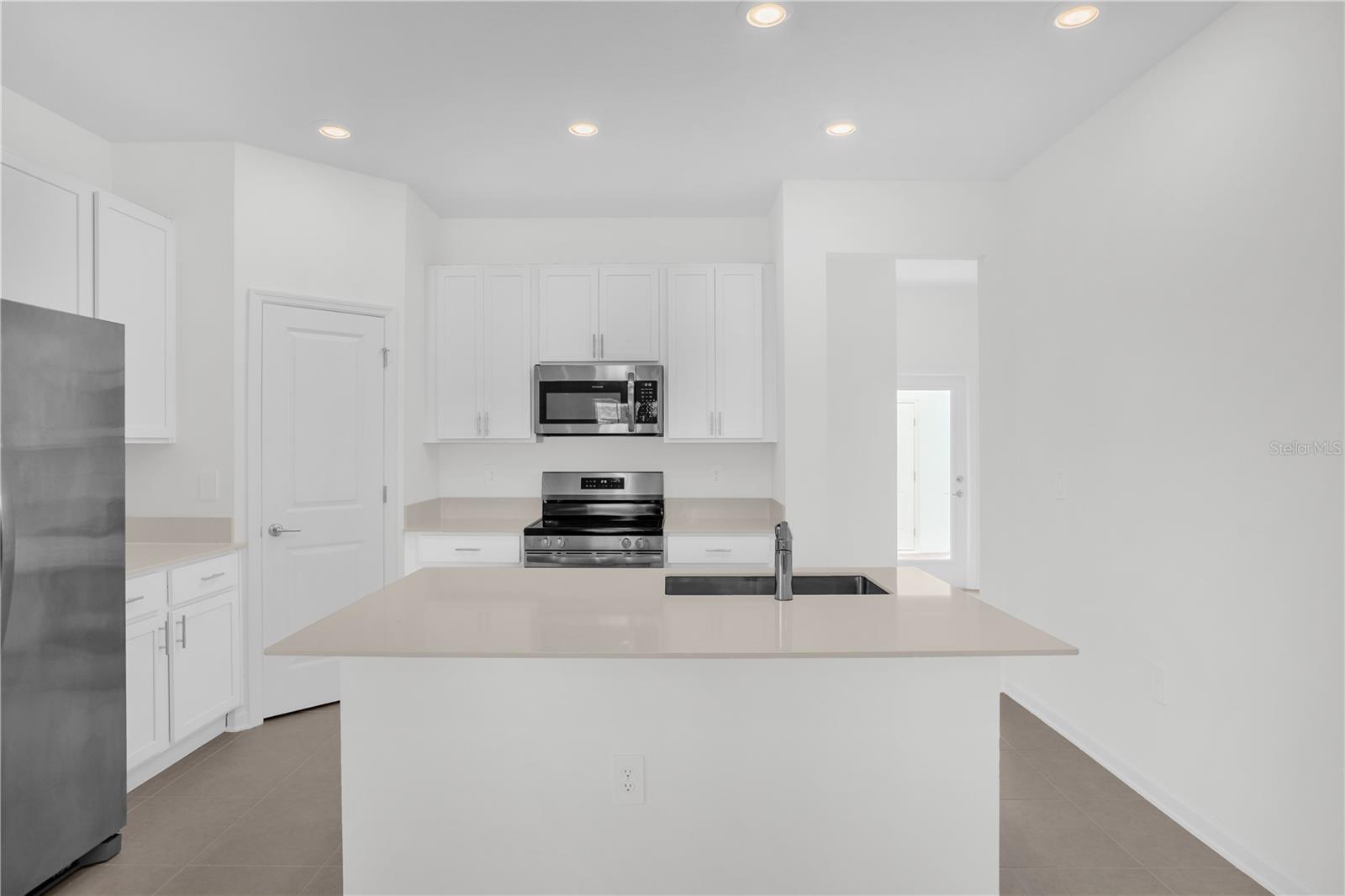 Image 8 of 33 For 2533 Rider Rain Lane