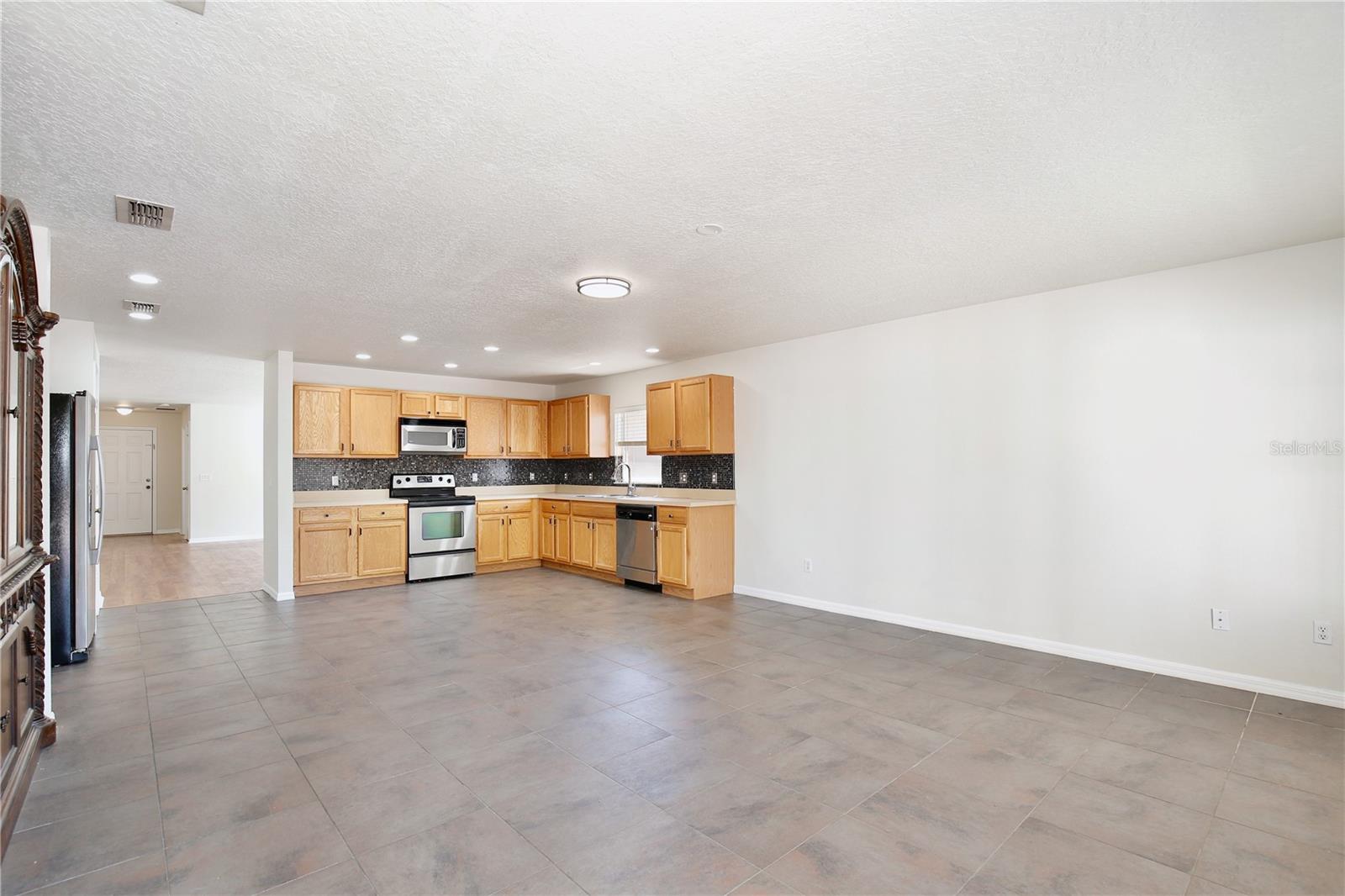 Image 7 of 27 For 1236 Blackwater Pond Drive