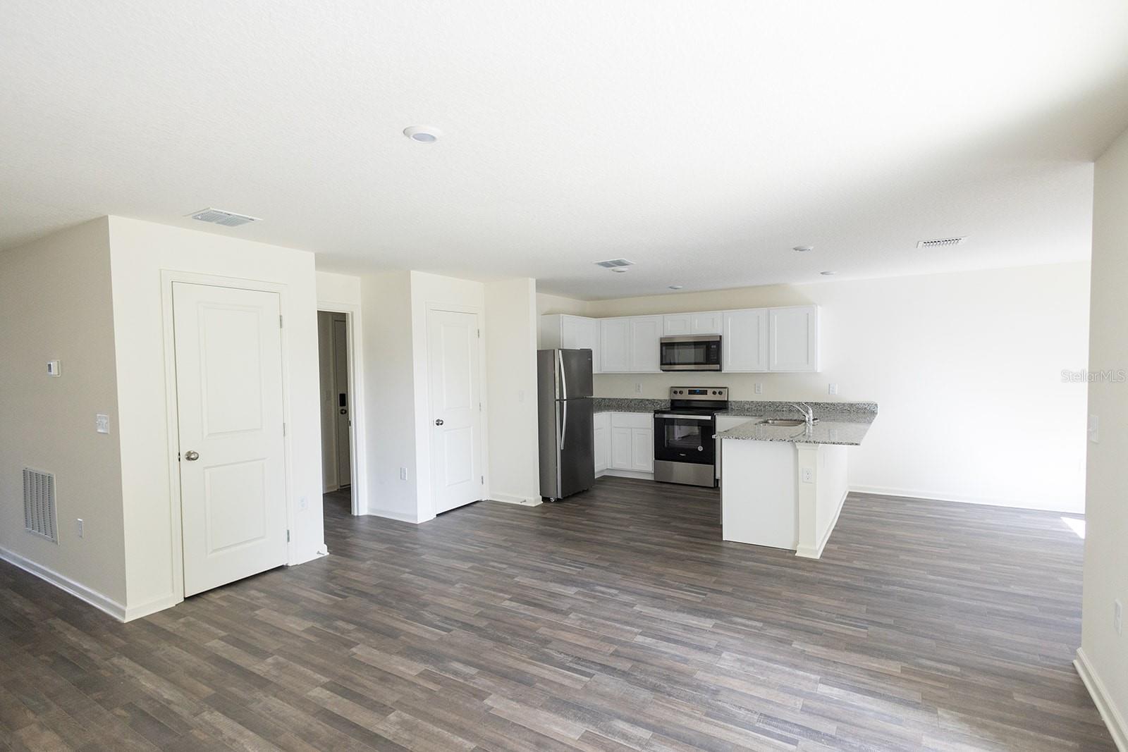 Image 7 of 18 For 664 Hillview Loop