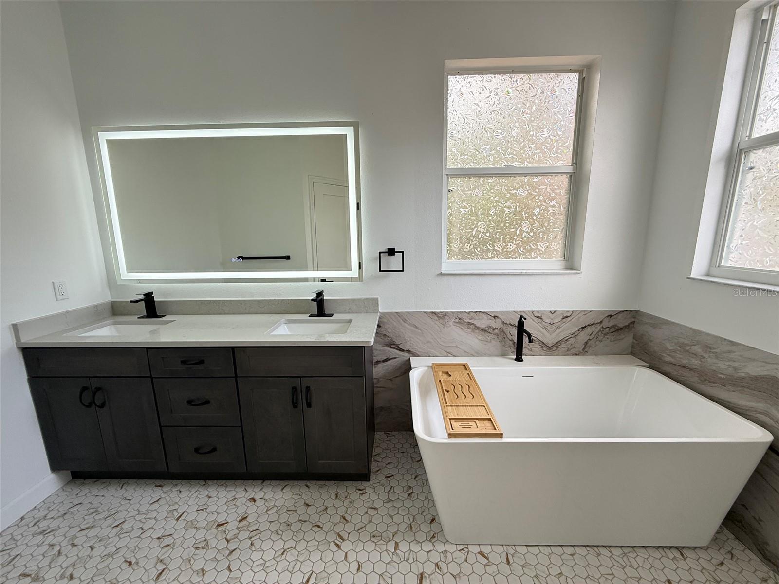 Image 16 of 27 For 1160 Cherry Valley Way