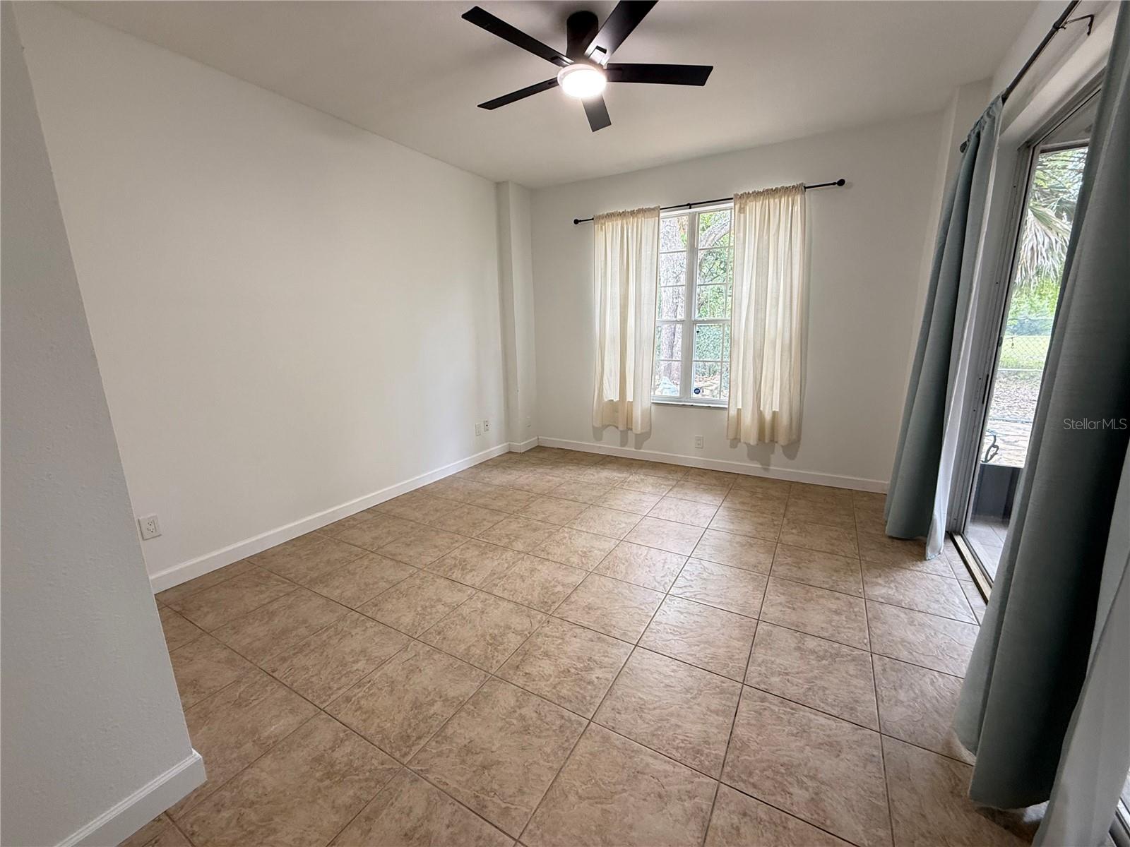 Image 19 of 27 For 1160 Cherry Valley Way