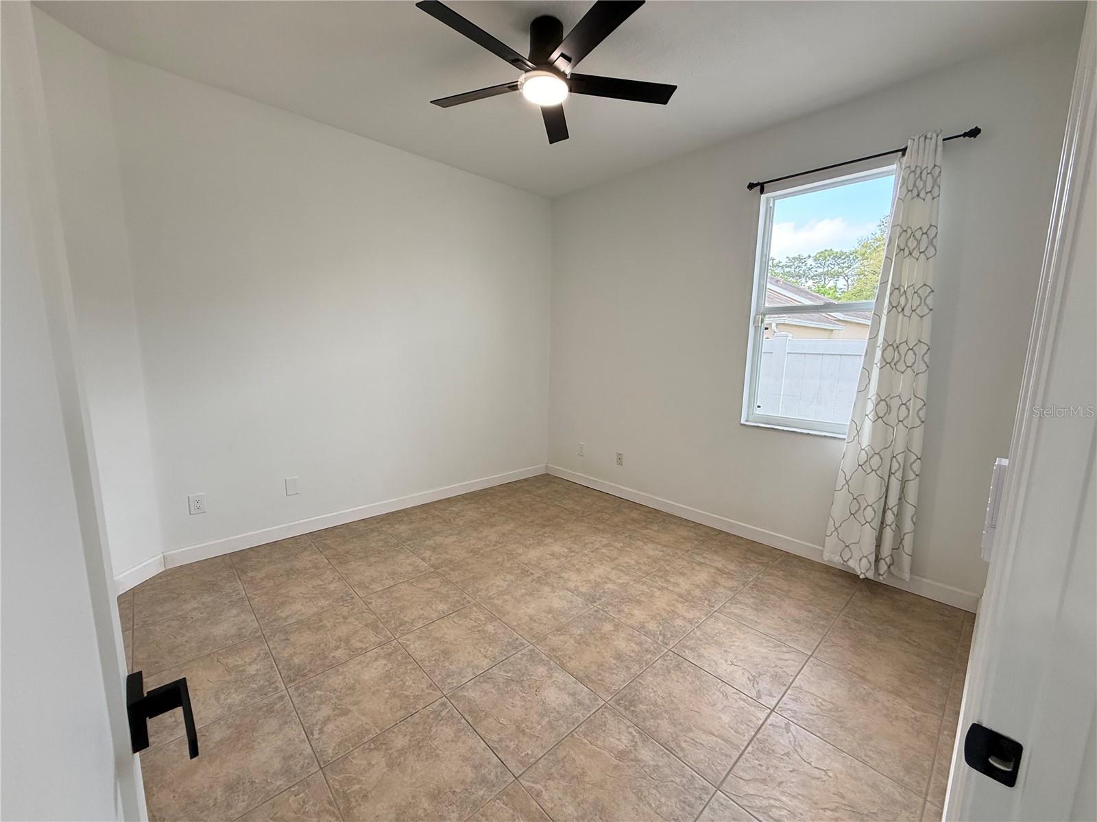 Image 6 of 27 For 1160 Cherry Valley Way