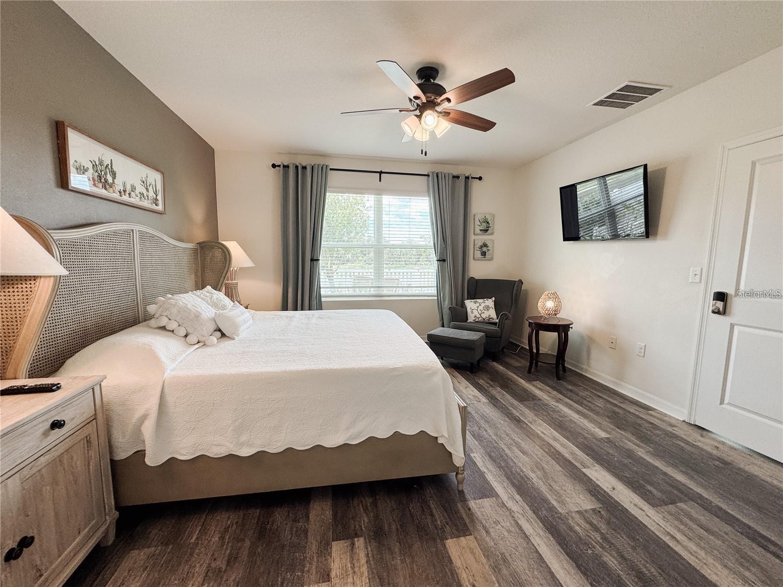 Image 18 of 51 For 11124 Leland Groves Drive