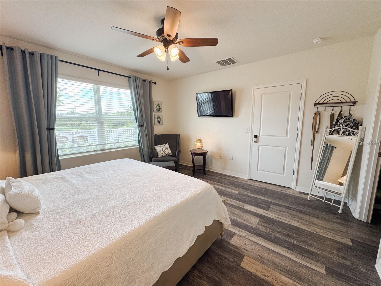 Image 19 of 51 For 11124 Leland Groves Drive