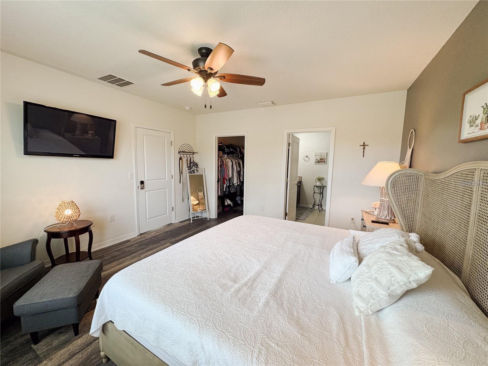 Image 21 of 51 For 11124 Leland Groves Drive