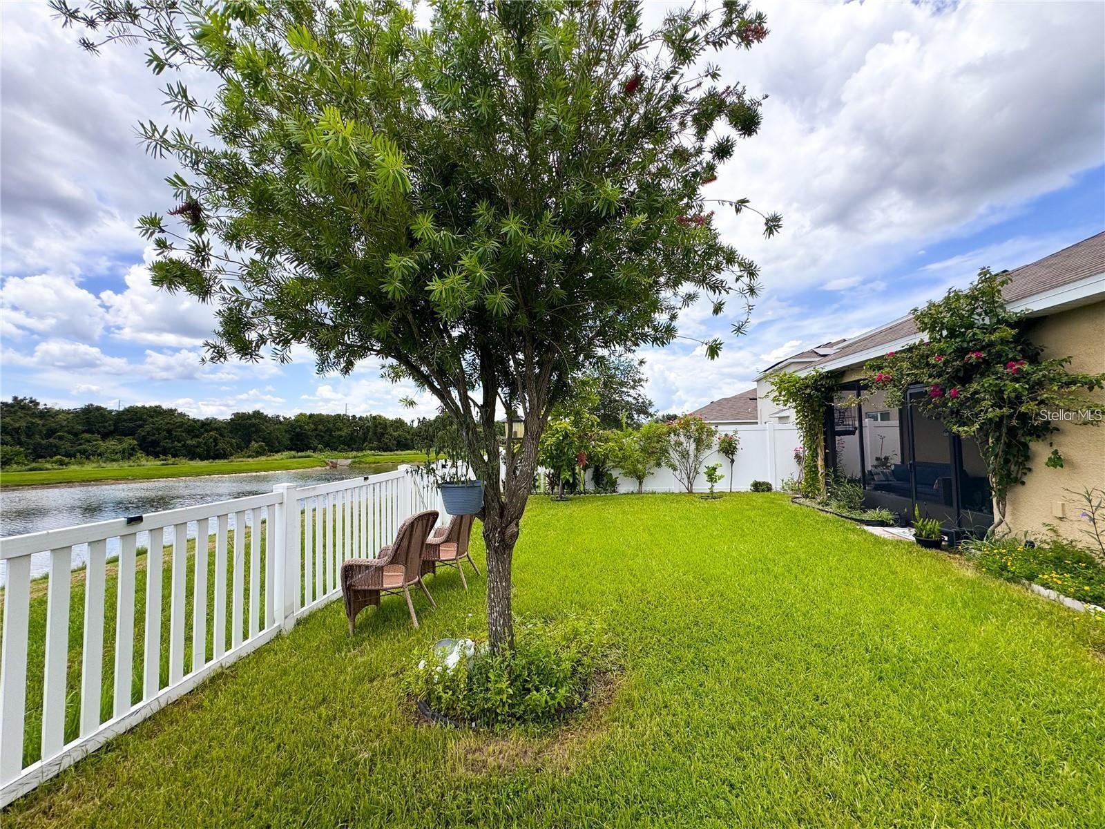 Image 38 of 51 For 11124 Leland Groves Drive