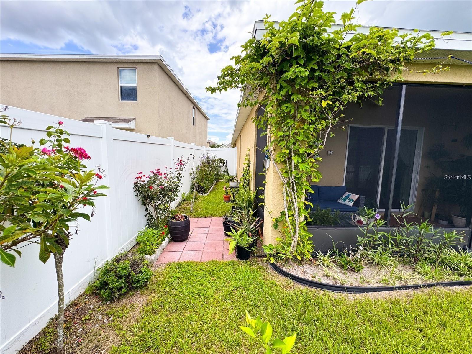 Image 40 of 51 For 11124 Leland Groves Drive