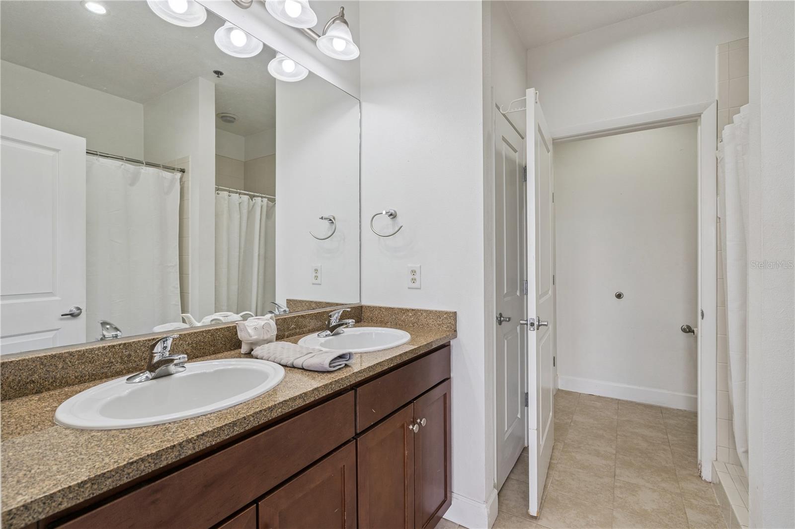 Image 20 of 30 For 151 Washington Street Ph3a