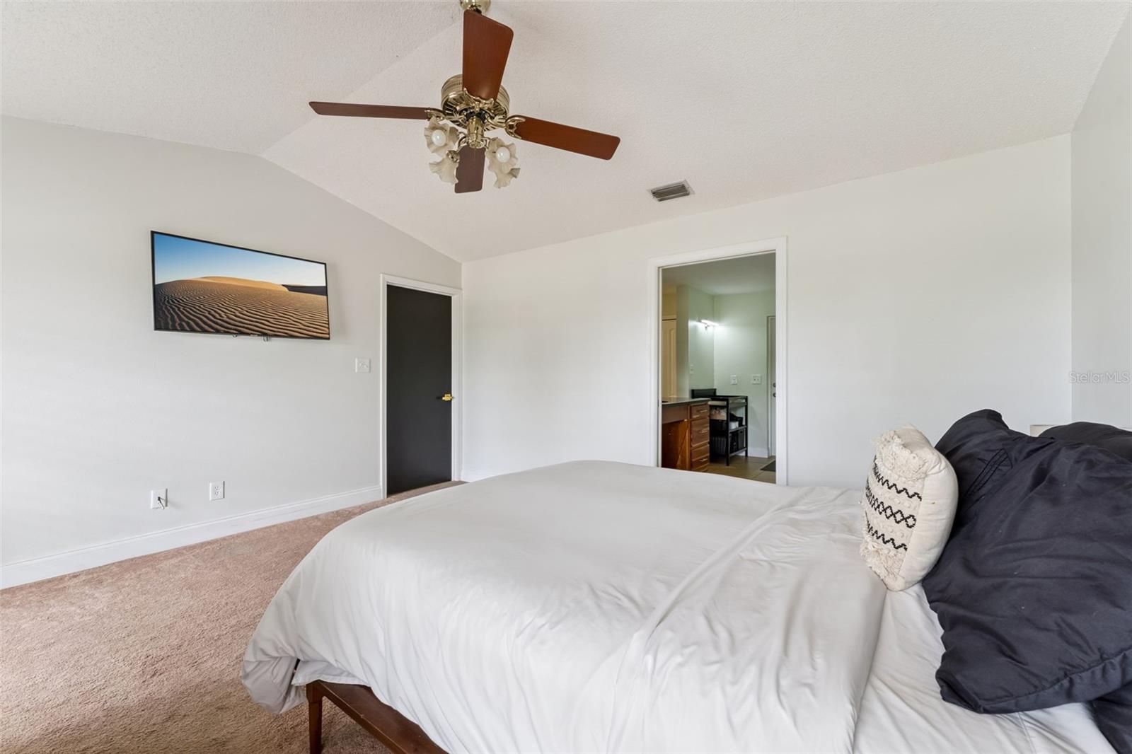 Image 13 of 30 For 162 Seminole Avenue