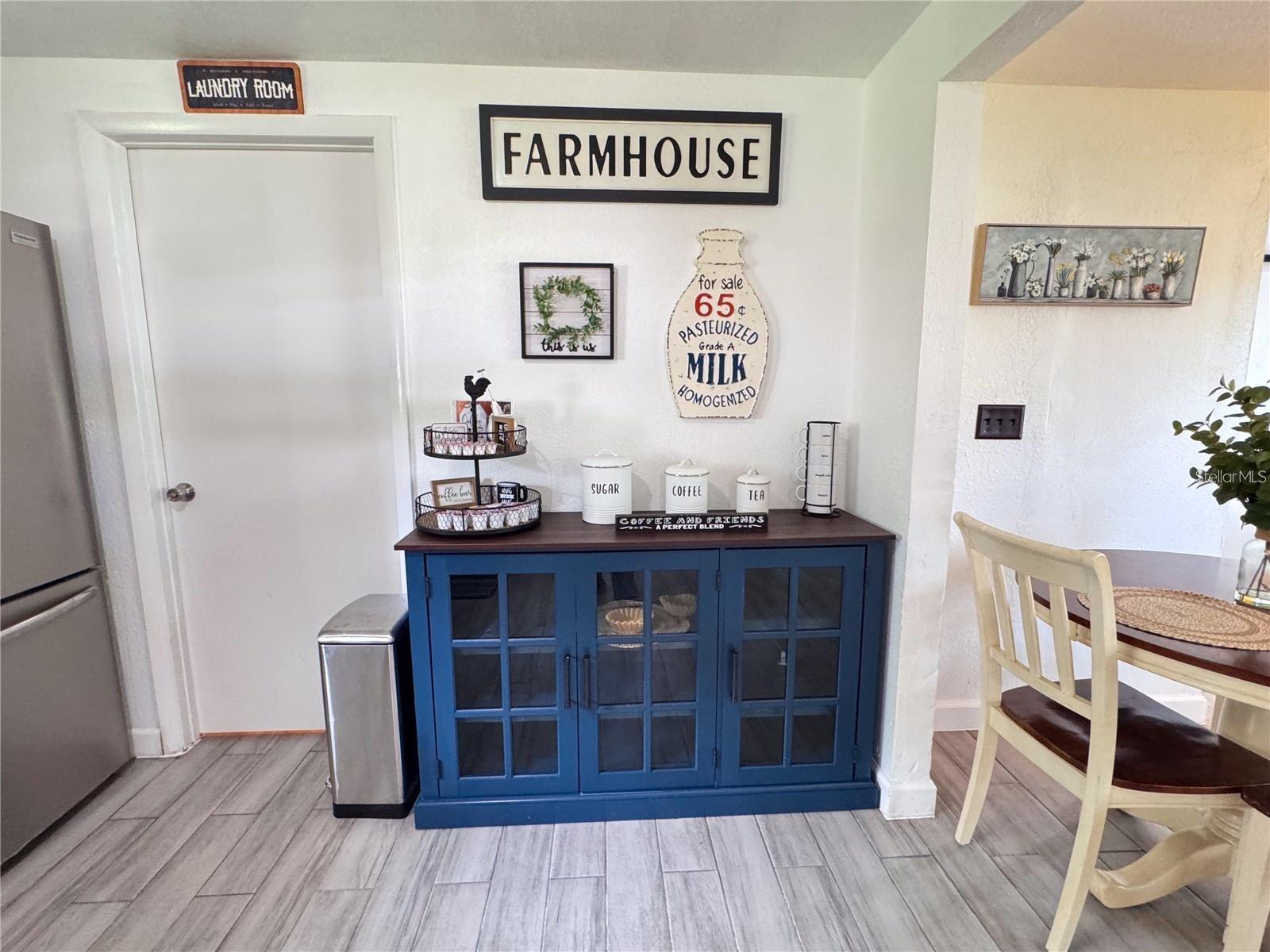 Image 11 of 29 For 9616 Pine Ridge Avenue