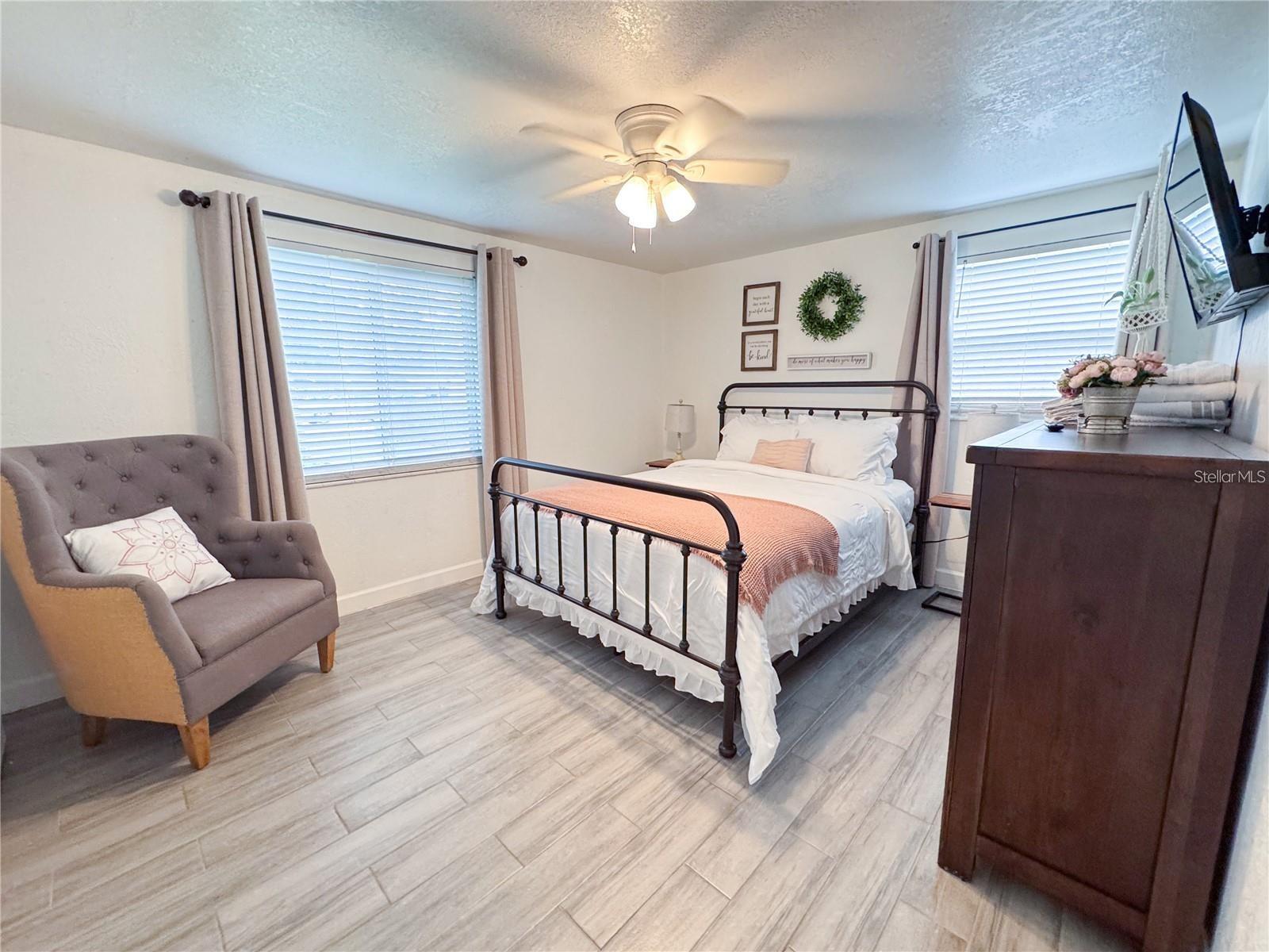 Image 15 of 29 For 9616 Pine Ridge Avenue