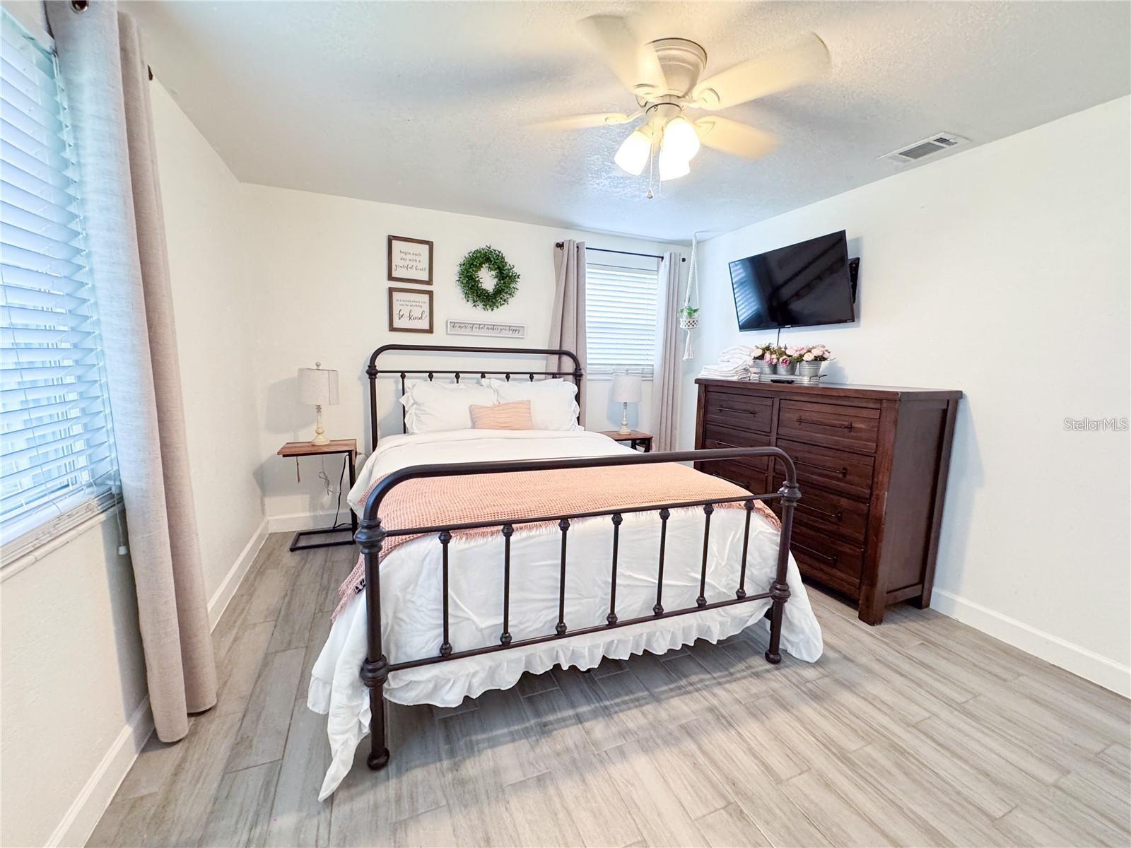 Image 16 of 29 For 9616 Pine Ridge Avenue