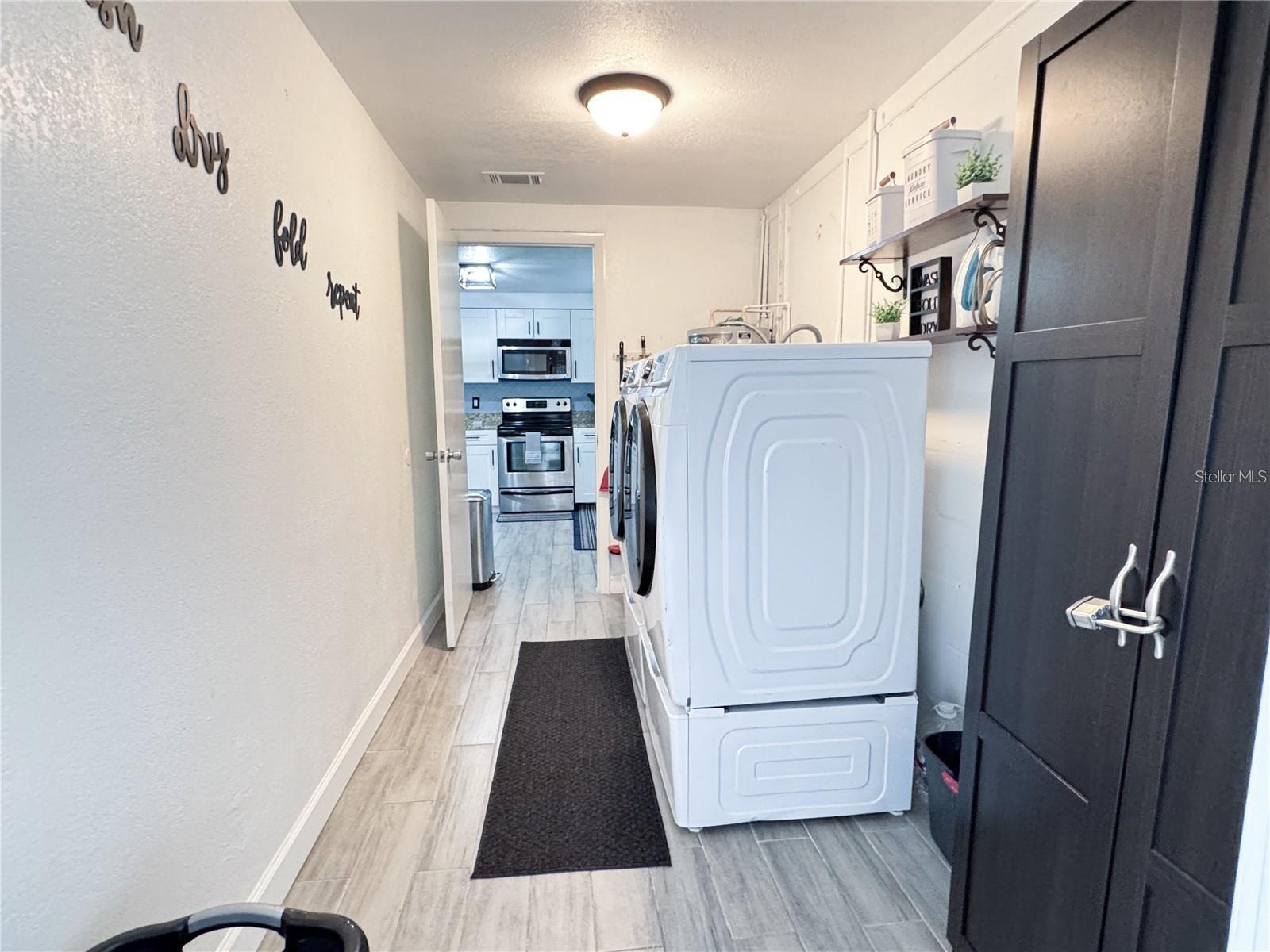 Image 23 of 29 For 9616 Pine Ridge Avenue