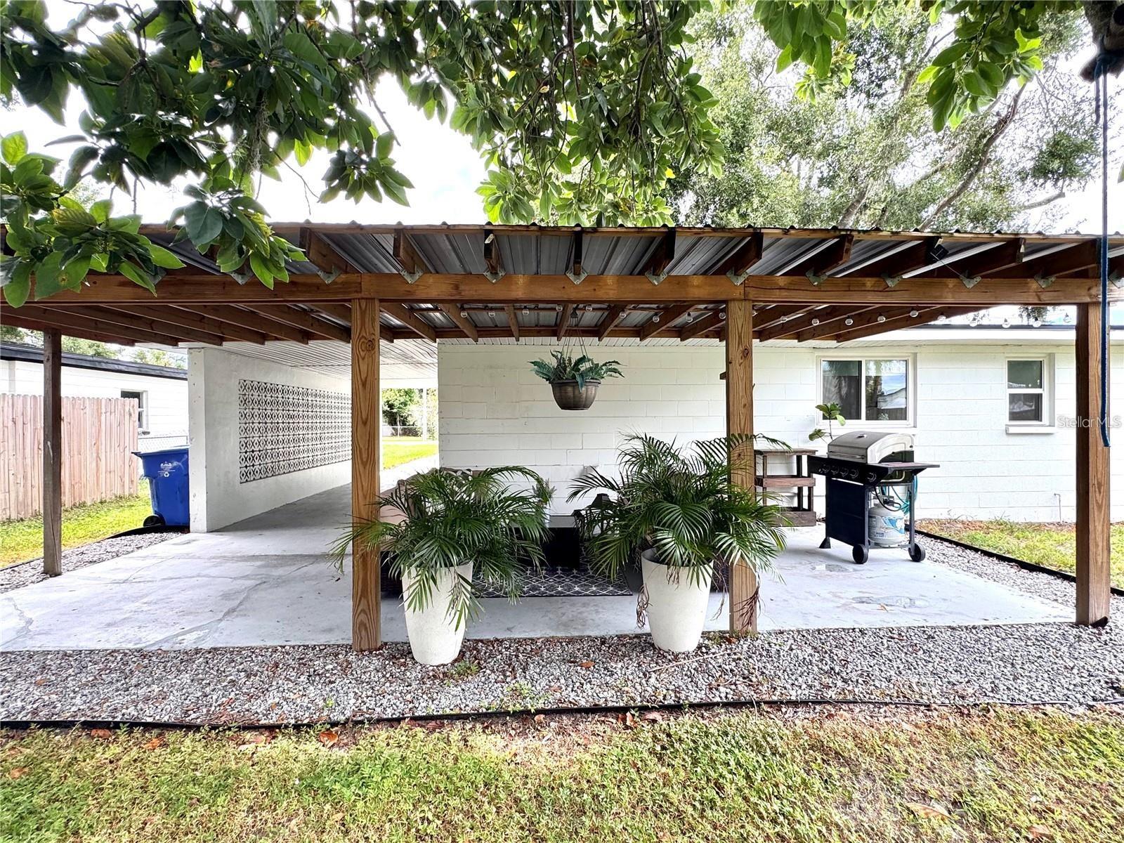 Image 26 of 29 For 9616 Pine Ridge Avenue