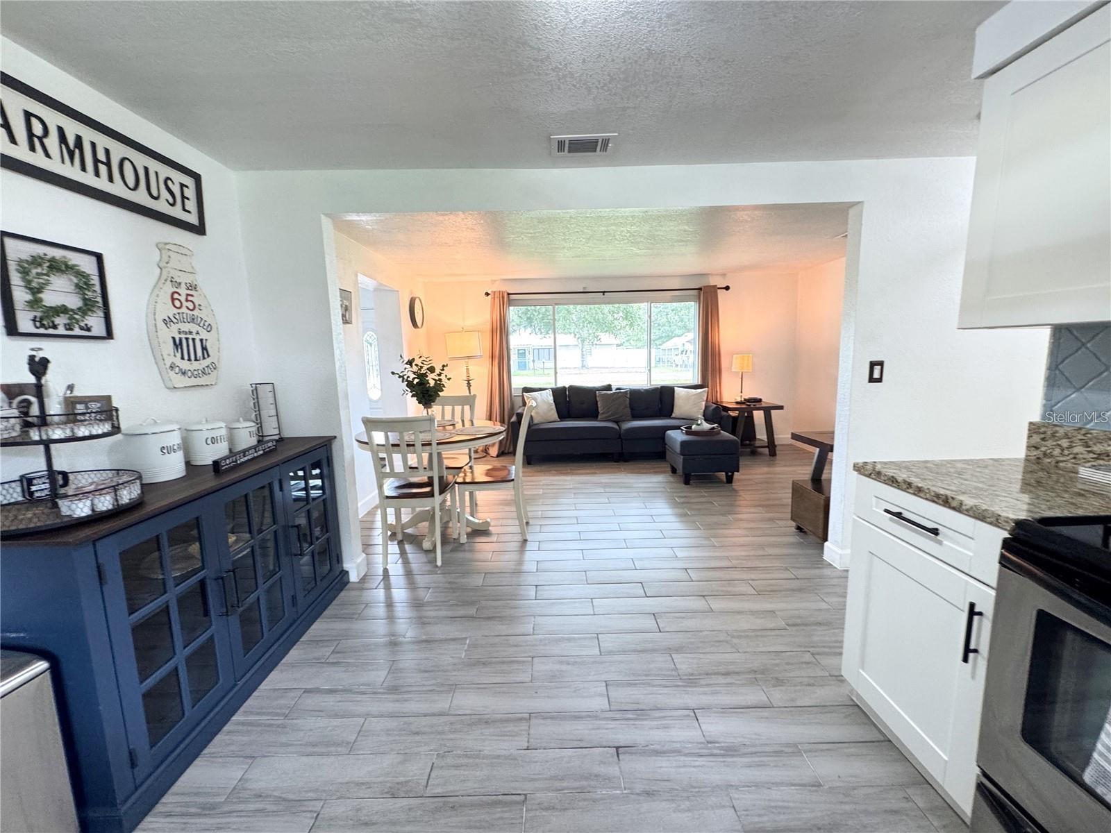 Image 8 of 29 For 9616 Pine Ridge Avenue