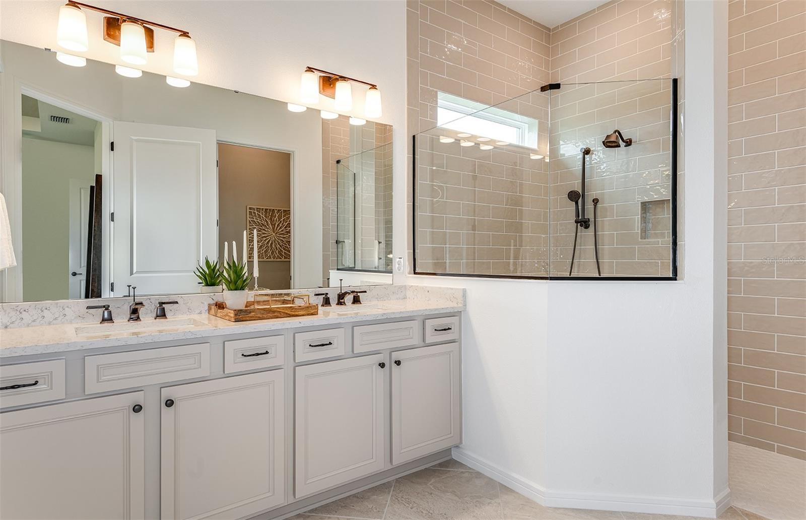 Image 13 of 18 For 1947 Spring Shower Circle