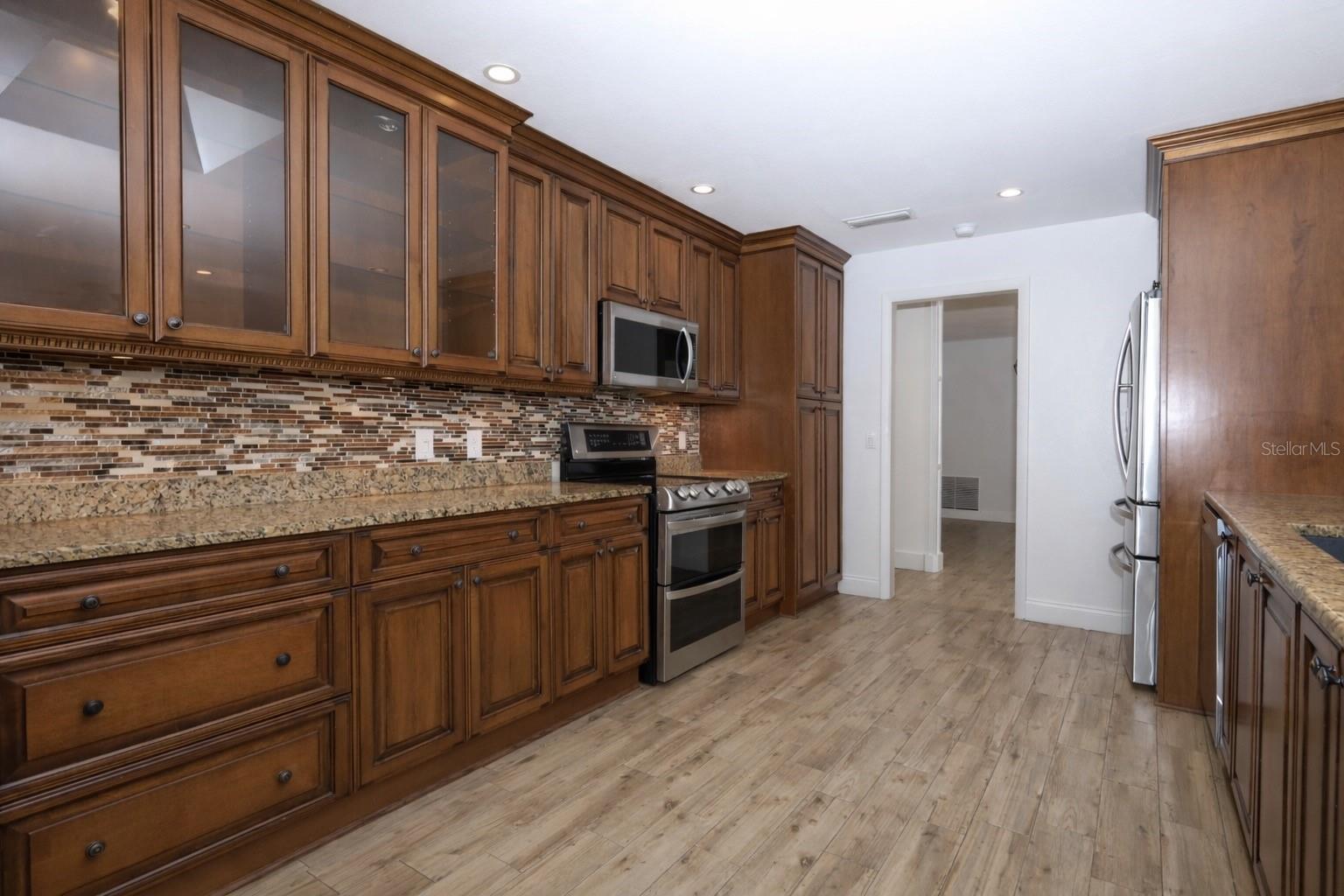 Image 11 of 44 For 411 Valencia Circle