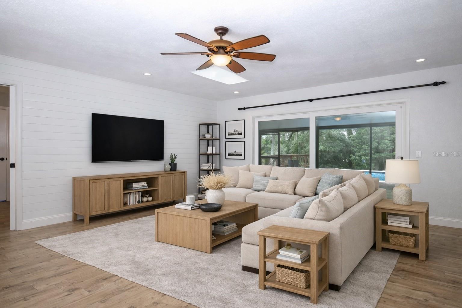 Image 7 of 44 For 411 Valencia Circle