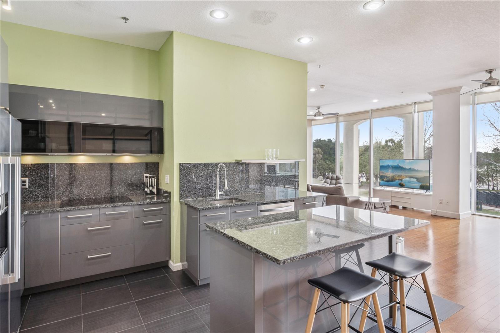 Image 14 of 29 For 151 Washington Street Ph3b