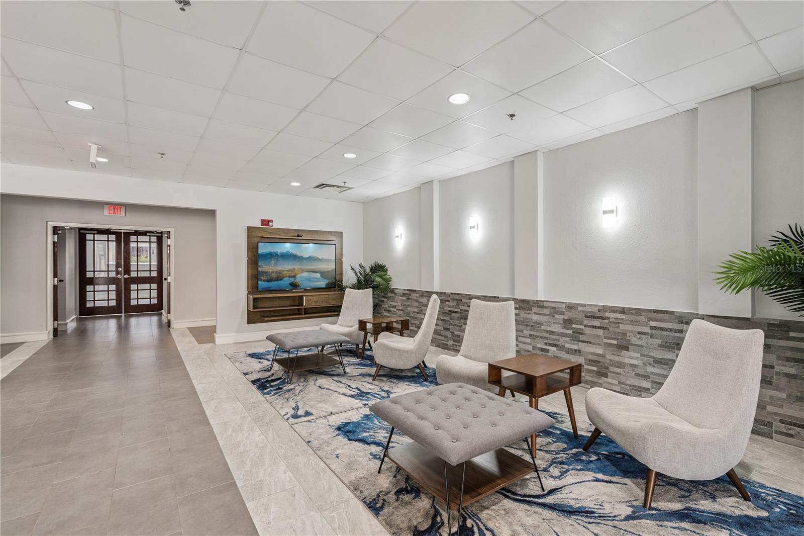 Image 7 of 29 For 151 Washington Street Ph3b