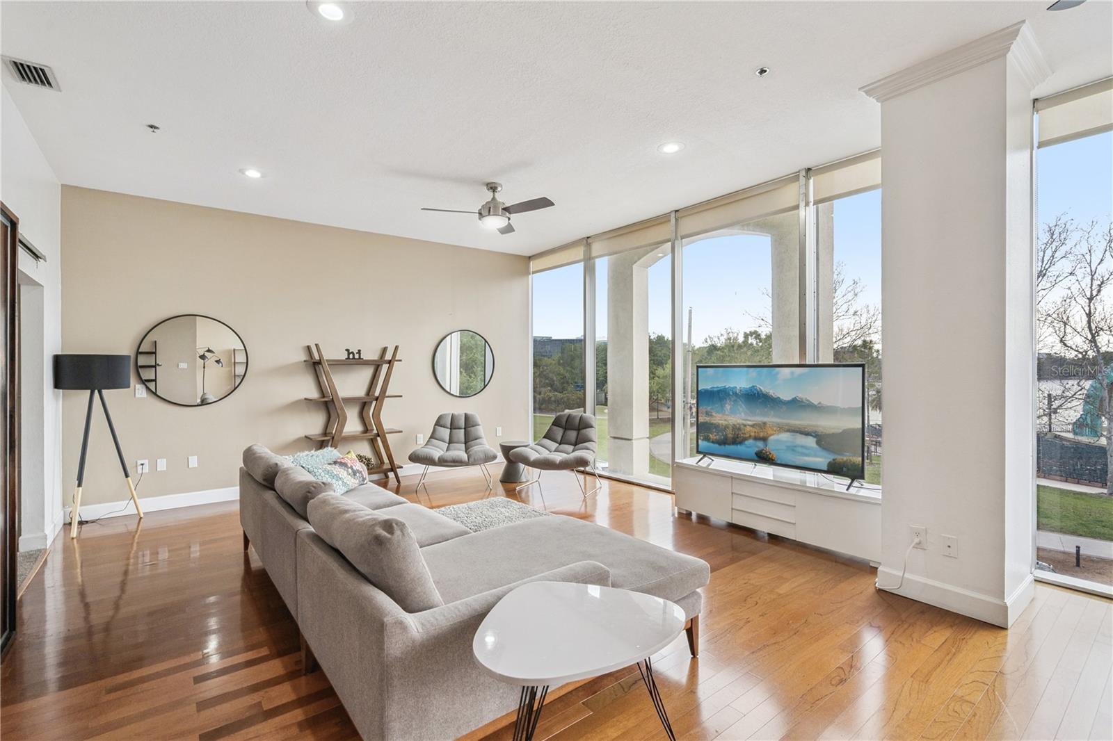 Image 9 of 29 For 151 Washington Street Ph3b