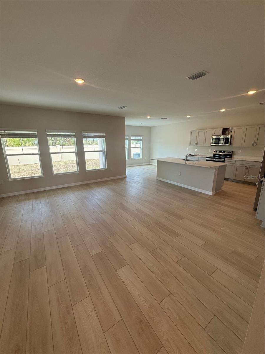 Image 6 of 41 For 7623 Peace Lily Avenue