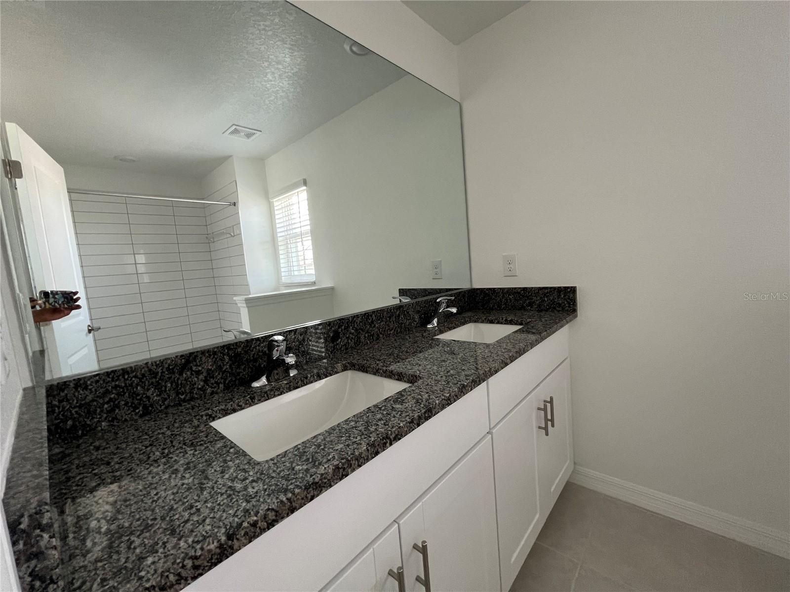 Image 21 of 34 For 10337 Trumpet Honeysuckle Way