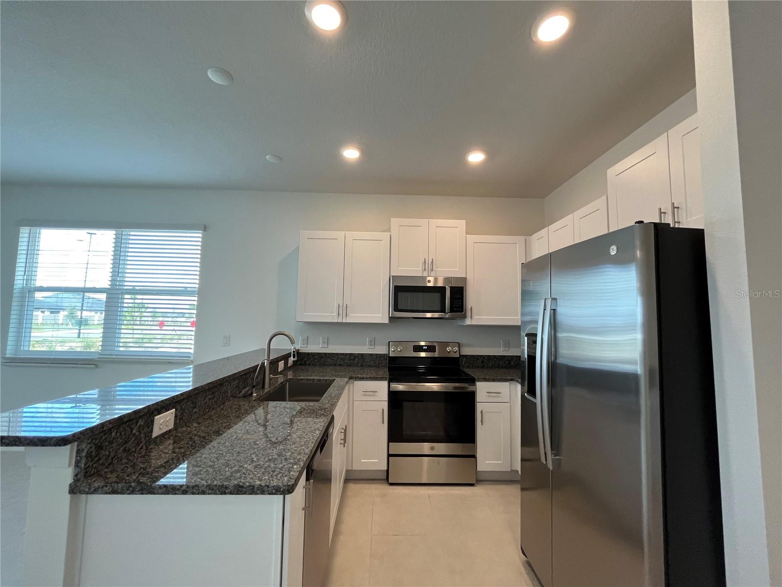 Image 6 of 34 For 10337 Trumpet Honeysuckle Way