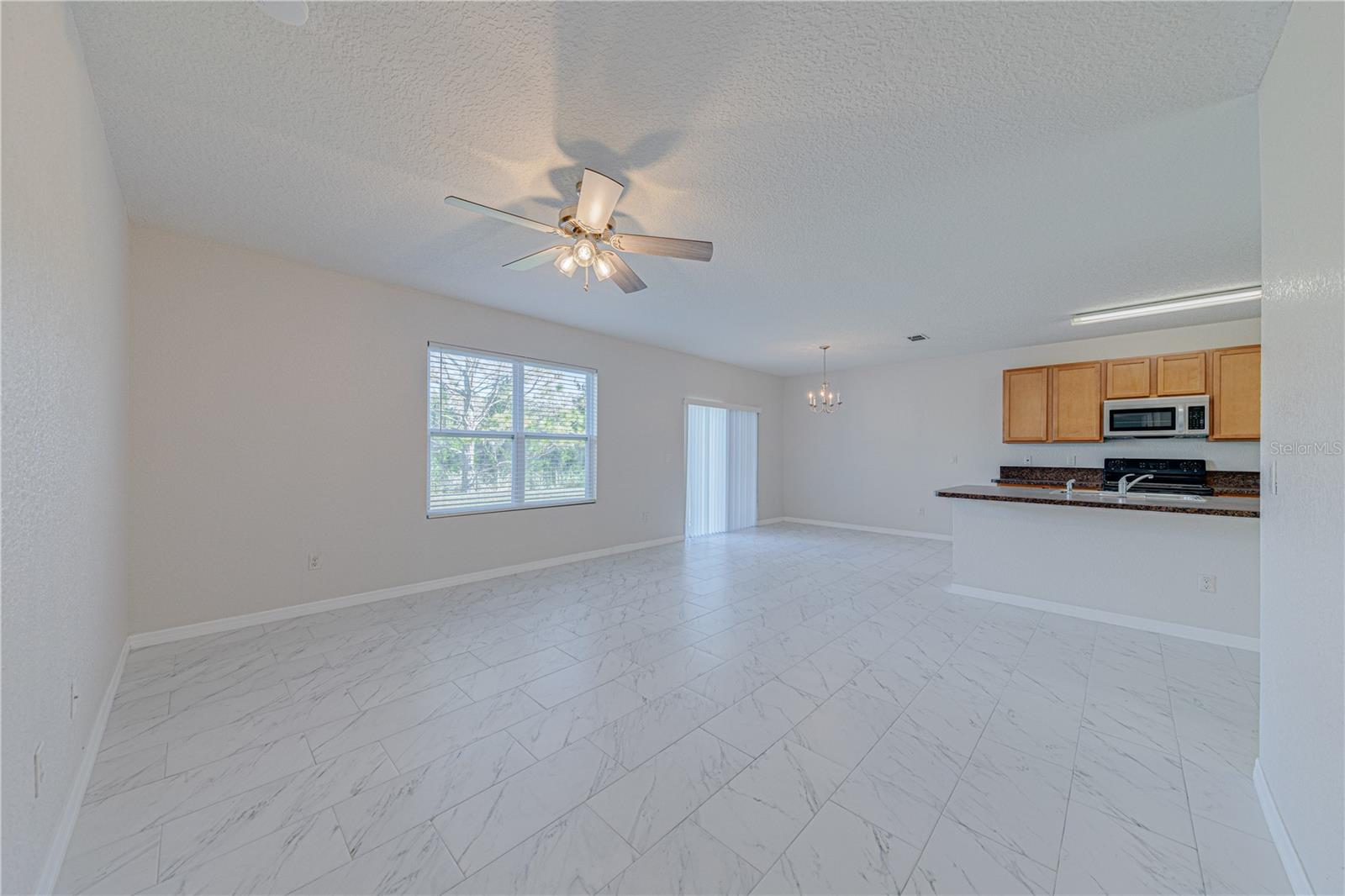 Image 17 of 38 For 16647 Broadford Lane