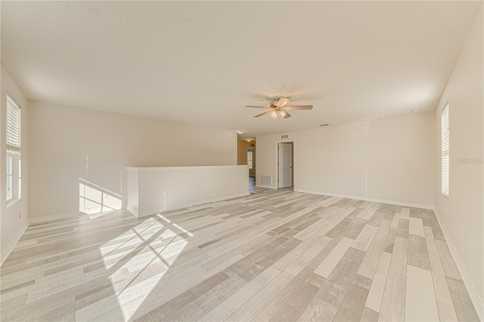 Image 25 of 38 For 16647 Broadford Lane