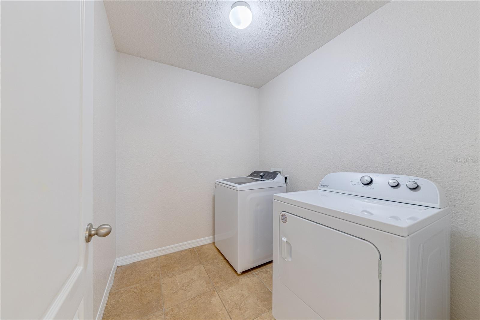 Image 29 of 38 For 16647 Broadford Lane