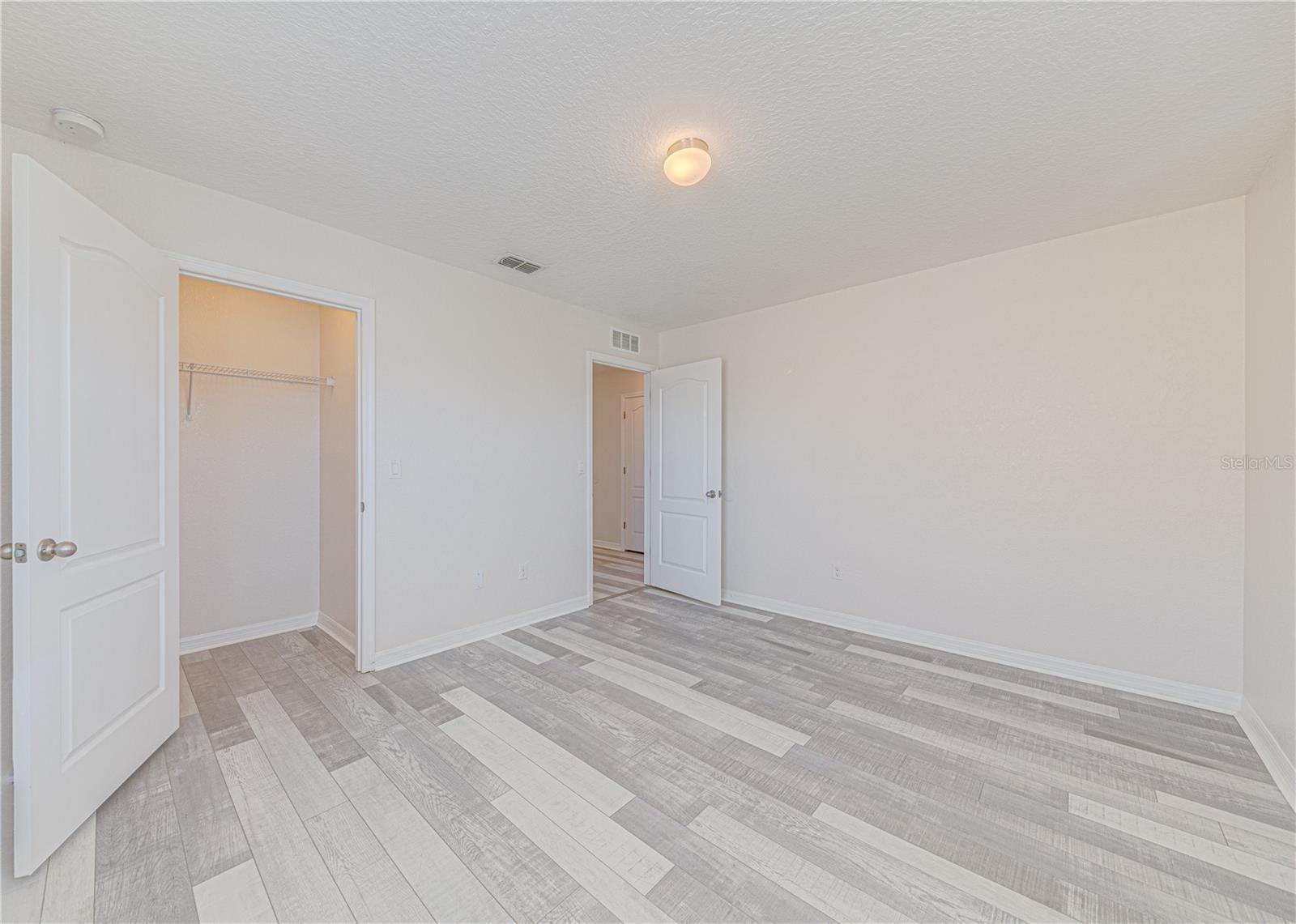 Image 36 of 38 For 16647 Broadford Lane