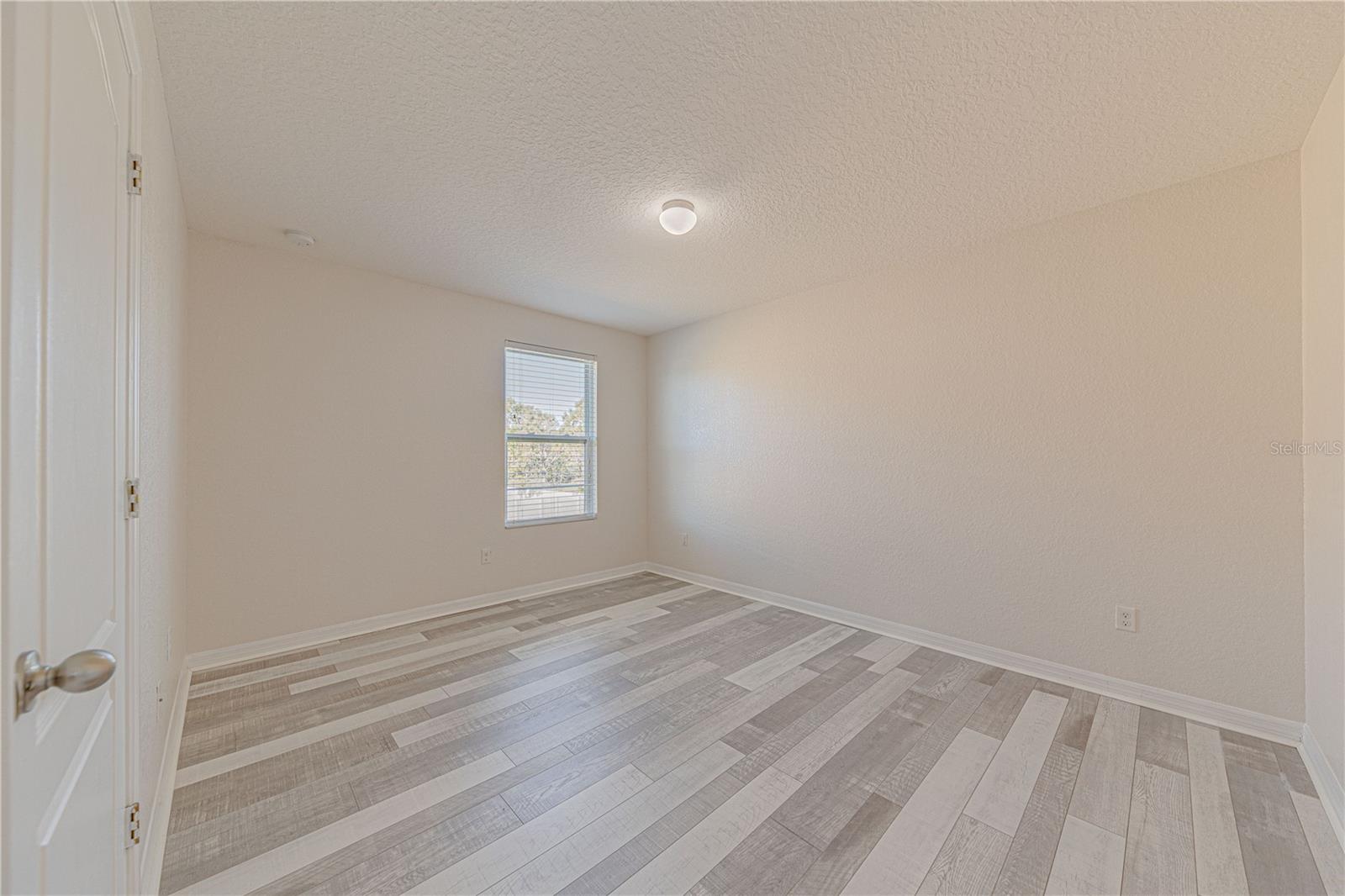 Image 37 of 38 For 16647 Broadford Lane