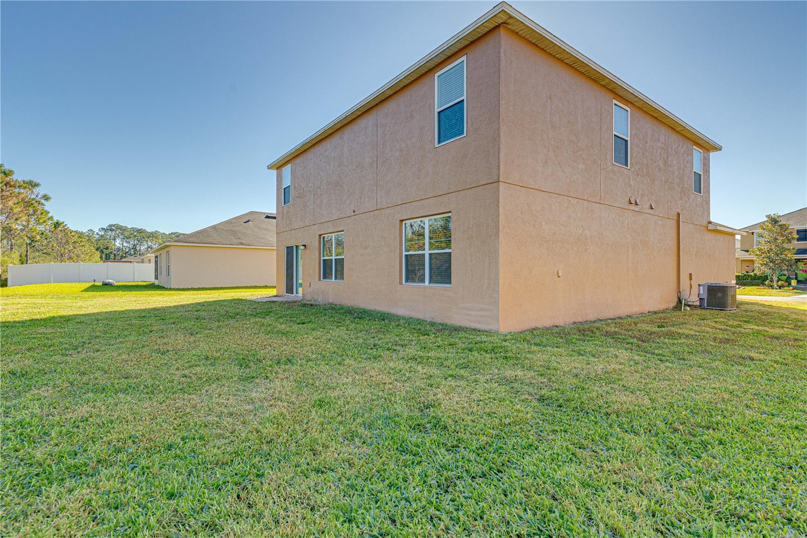 Image 5 of 38 For 16647 Broadford Lane